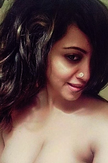 433px x 650px - Steamy pictures of Bigg Boss 11 contestant and controversy queen Arshi Khan