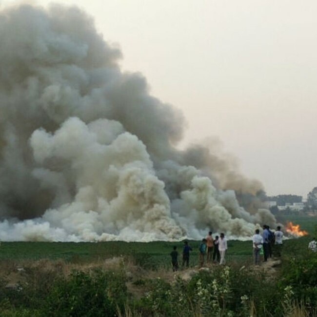 Bellandur lake in Bangalore covered with smoke Devastating! Polluted