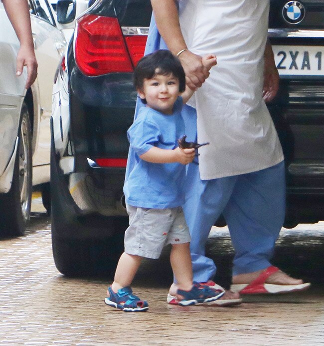 Taimur Ali Khan Looks Adorable As He Visits His Maasi s Residence taimur-ali-khan-looks-adorable-as-he-visits-his-maasi-s-residence