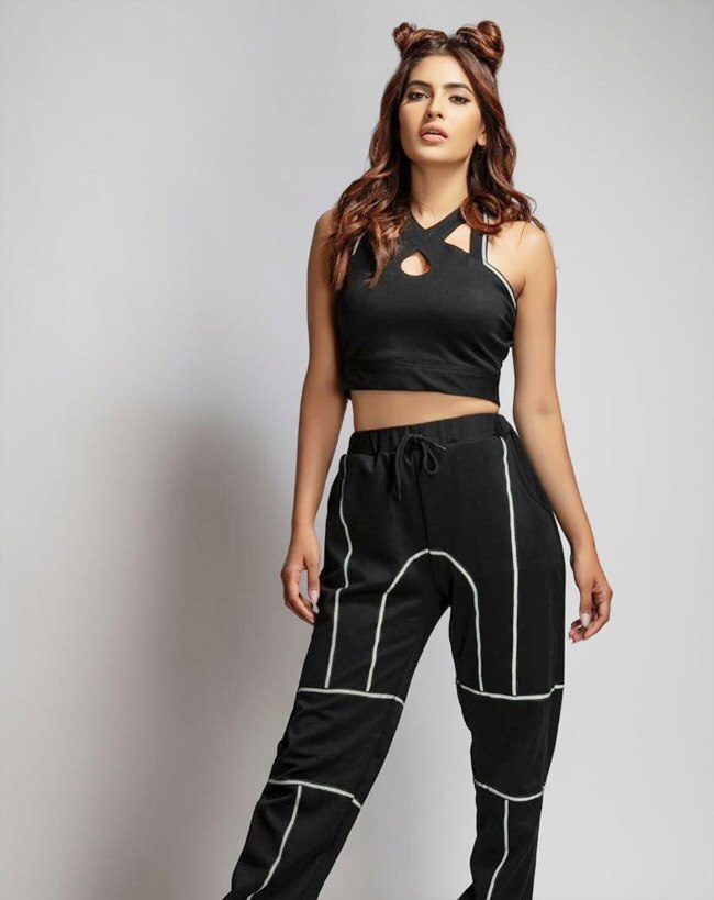 Pavitra Rishta Fame Karishma Sharma Hot Photos