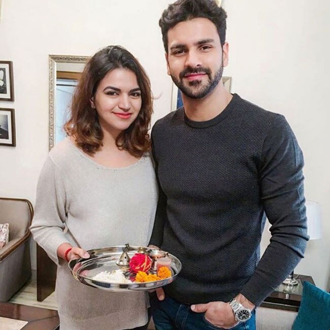 vivek dahiya sister shweta tiwari celebrating bhaiya dooj this is how celebs vivek dahiya sister shweta tiwari celebrating bhaiya dooj this is how celebs