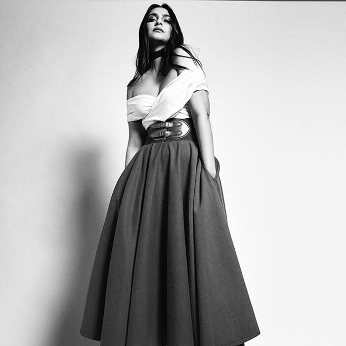 Boot Geet Sonam Kapoor Gives Major 'Geet' Vibes in White Off-Shoulder Top, Red ...