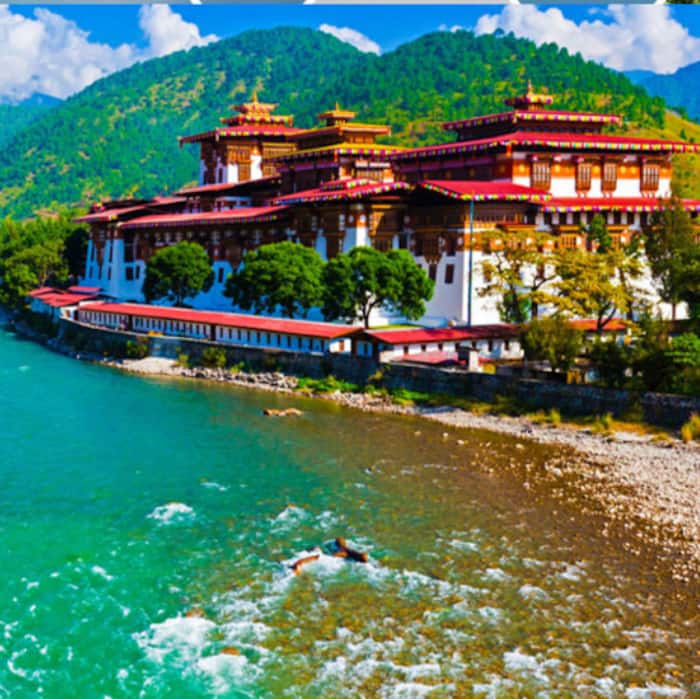 2- Bhutan – Peaceful Himalayan Retreat
