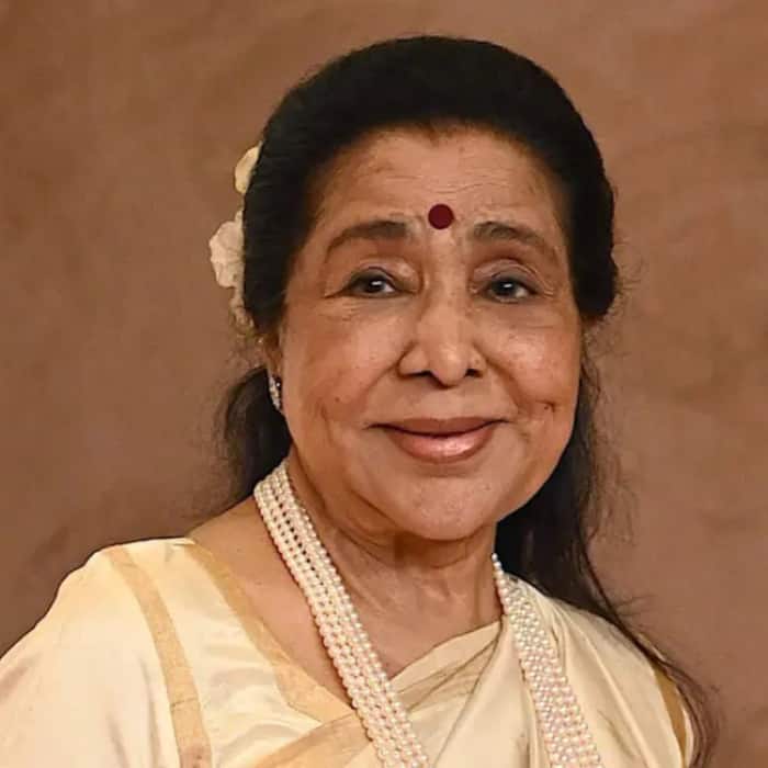 2  Record Breaking Singer  Asha Bhosle   s Guinness World Record