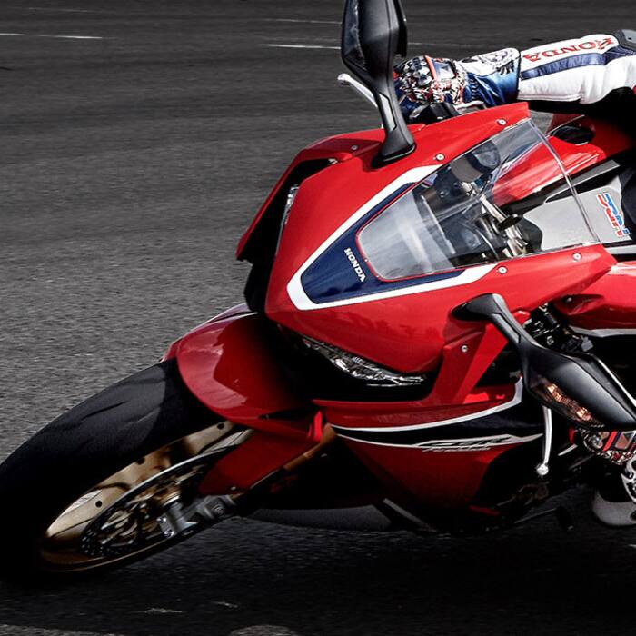 2017 Honda CBR 1000RR Fireblade engine