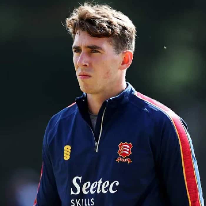 3  Dan Lawrence