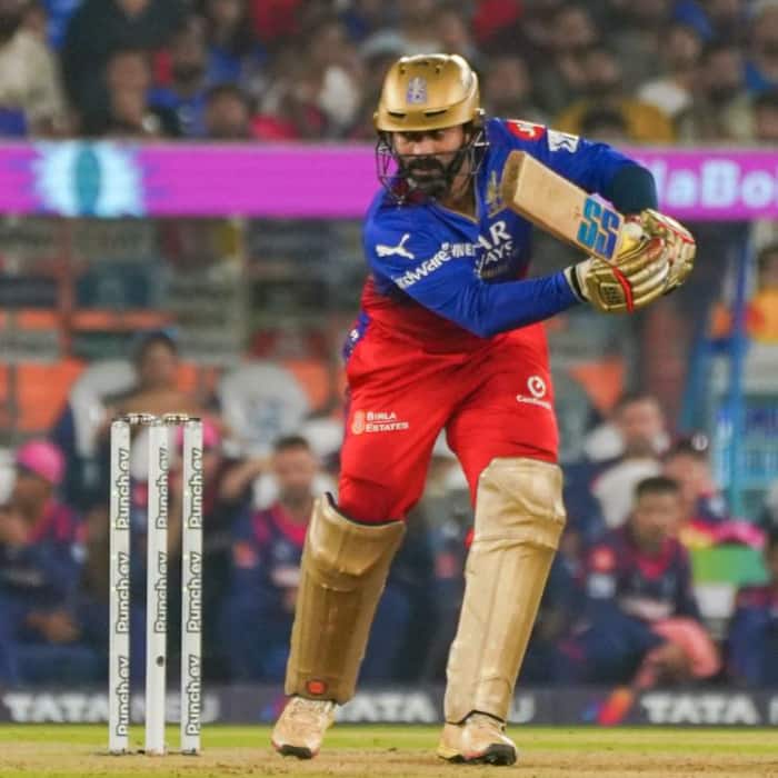 3  Dinesh Karthik