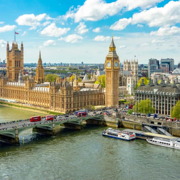 3- London, United Kingdom: A mix of tradition and trend