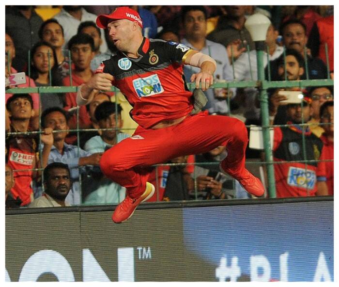 4  AB de Villers   90 catches