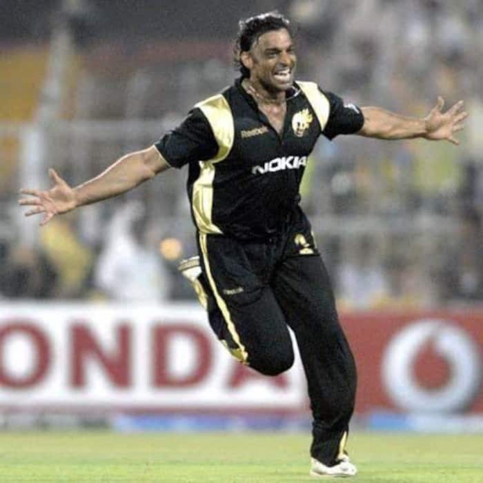 6. Shoaib Akhtar - KKR