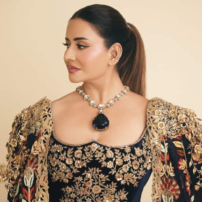 6  Sudha Reddy     Tree of Life Inspired Couture