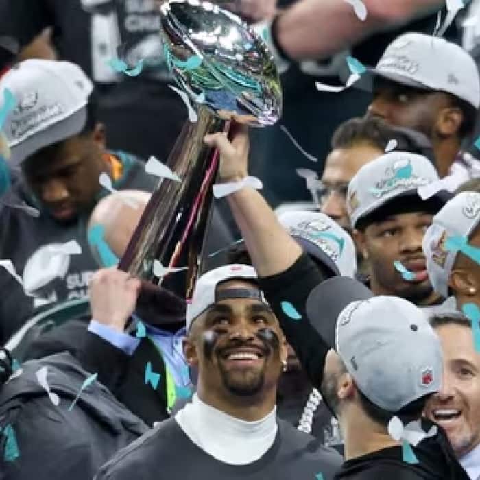 6  Vince Lombardi Trophy   American Football   Rs 41 75 000