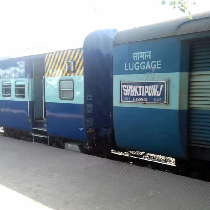 7 Coaches of Shaktipunj Express derailed in Sonbhadra, Uttar Pradesh