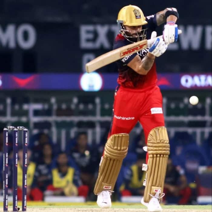 8  Virat Kohli holds record of scoring most runs in a single season of IPL