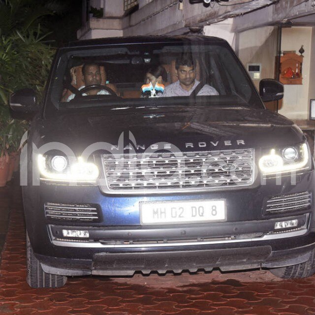 Ranbir Kapoor Alia Bhatt Clicked Sharing A Hearty Laugh Outside Arjun Kapoor S House Ranbir Kapoor Alia Bhatt Clicked Sharing A Hearty Laugh Outside Arjun Kapoor S House