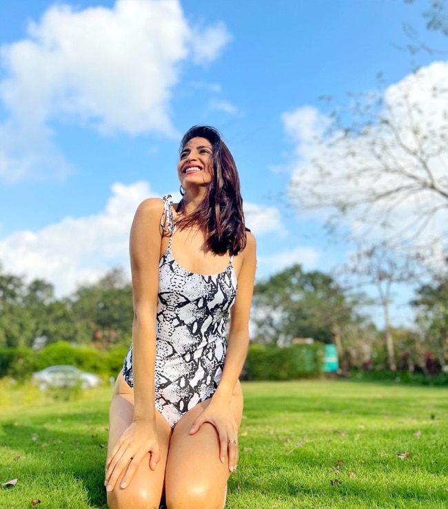 Aahana Kumar is Acing The Art of Minimalism Aahana Kumar is Acing The Art of Minimalism