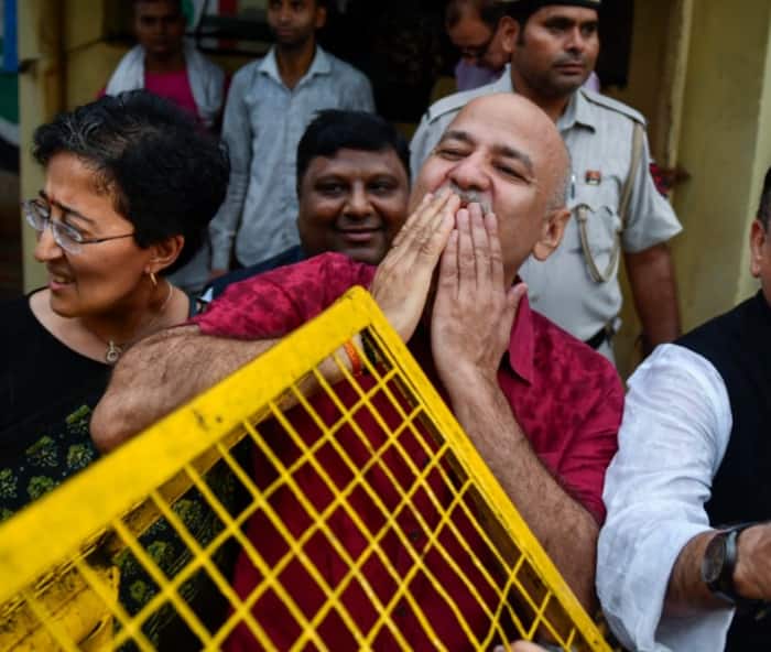 AAP Leader Manish Sisodiya Walks Out of Tihar Jail