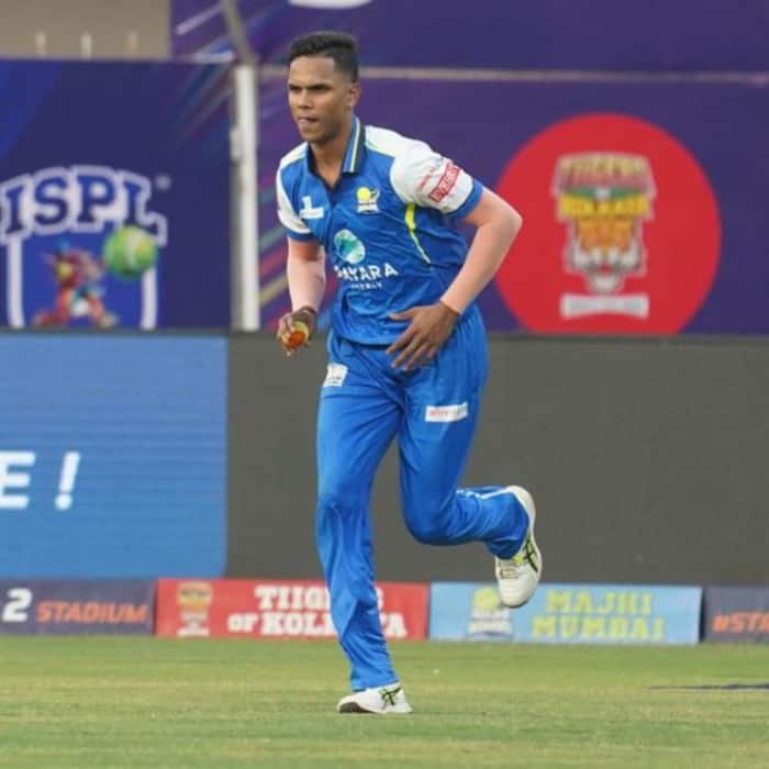 Abhishek Dalhor was best bowler in ISPL season 2