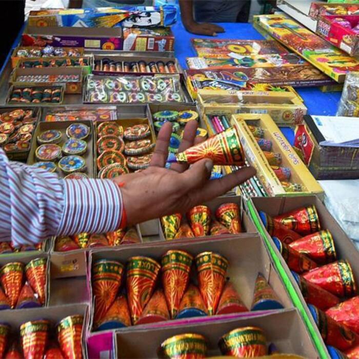 Action will be taken against those who buy and sell firecrackers online: Delhi Police