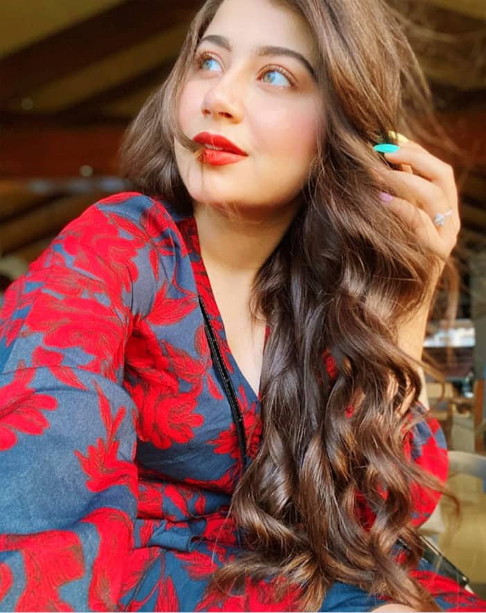 Aditi Look sexy in Red