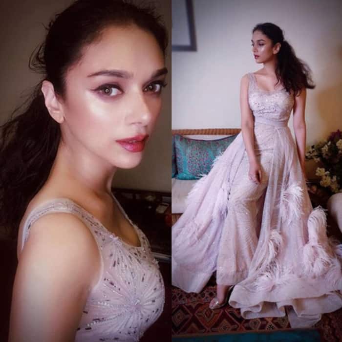 Aditi Rao Hydari at red carpet of Nykaa com Femina Beauty Awards 2018