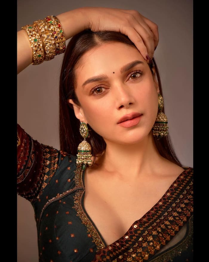 Aditi Rao Hydari looks ravishing in the latest set of pics