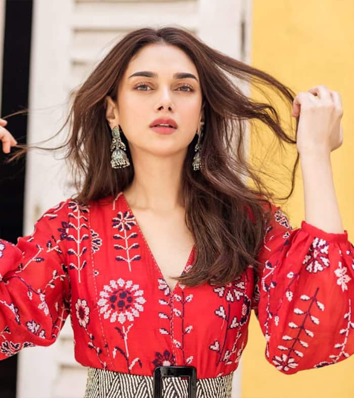 Aditi Rao Hydari Takes a Good Care of Her Skin