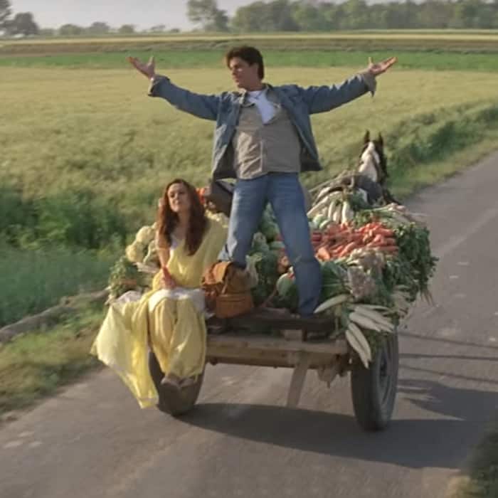 Aisa Des Hai Mera from Veer Zaara movie