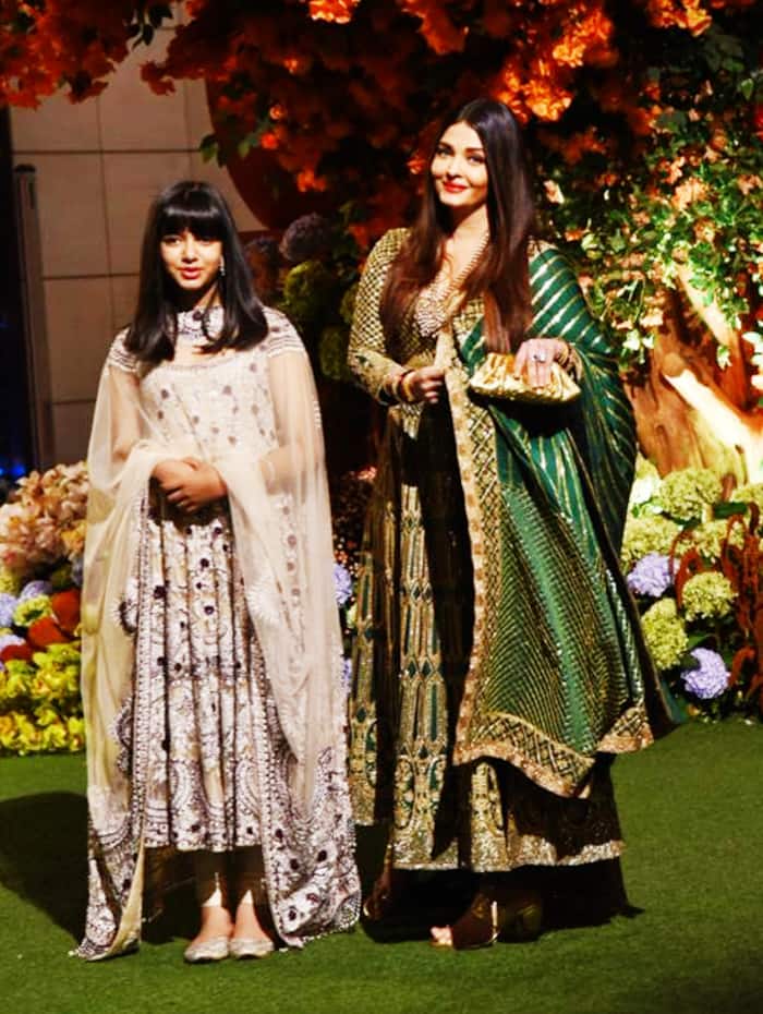 Aishwarya Rai Bachchan at Radhika Merchant     Anant Ambani   s engagement
