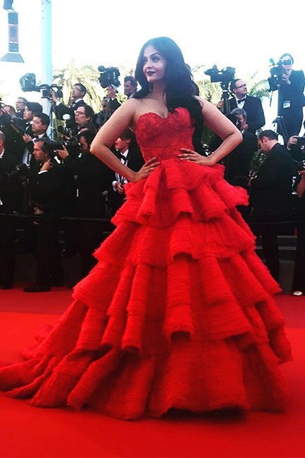 aishwarya rai red gown