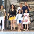 Akshay Kumar Enjoys Sunday With Family, Eats Out at a Popular Eatery in Mumbai Akshay Kumar Enjoys Sunday With Family, Eats Out at a Popular Eatery in Mumbai