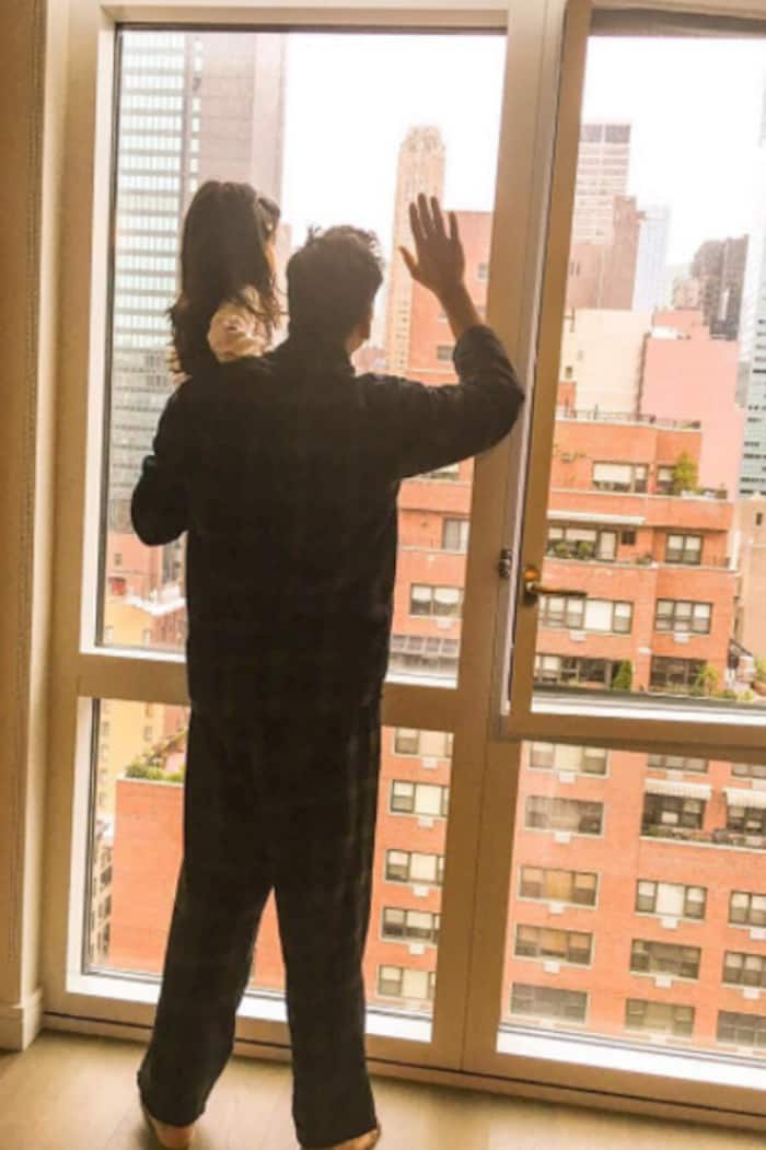Akshay Kumar introducing Nitara to New York’s buildings