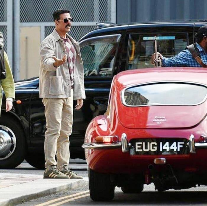 Akshay Kumar Release New Poster of Bell Bottom