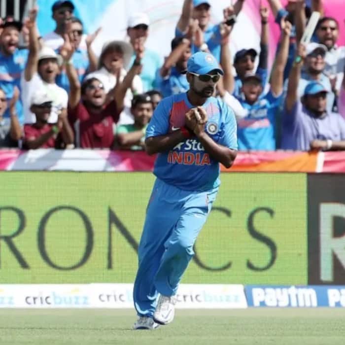 Amit Mishra on social media