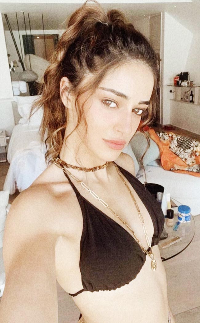Ananya Panday Looks Sizzling Hot in Bikini as She Poses in the Beaches of  Maldives | See Pics