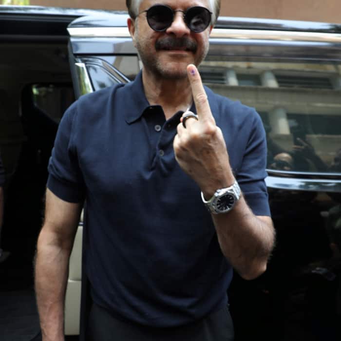 Anil Kapoor Casts His Vote In Mumbai