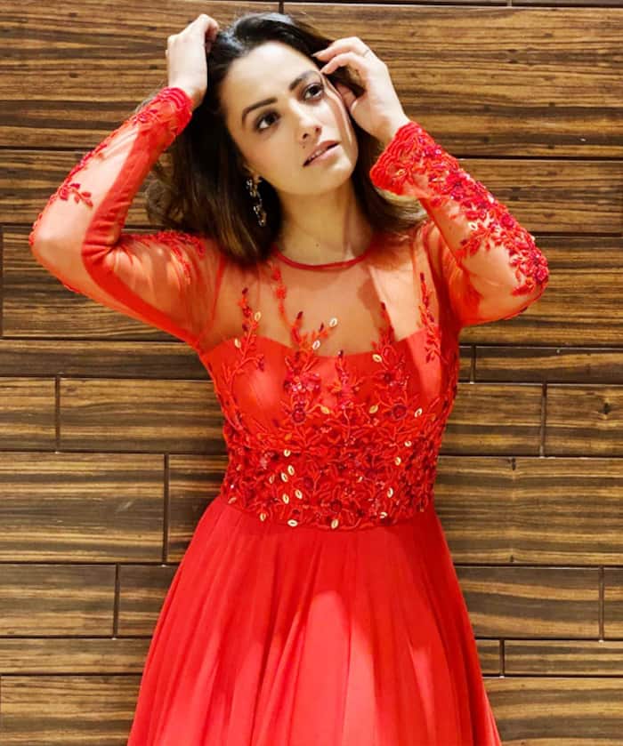 Anita Hassanandani s Sizzling Pictures