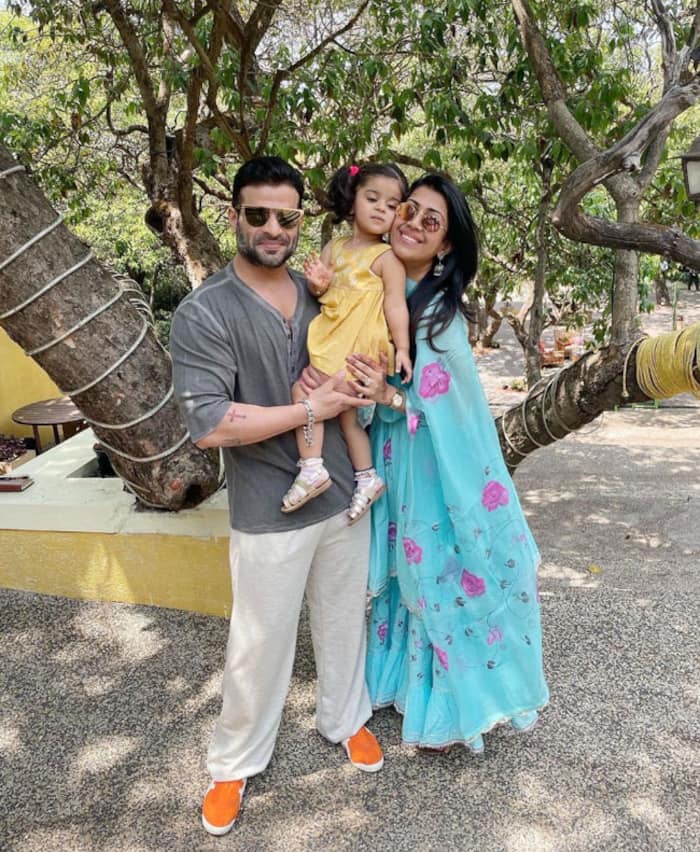 Ankita and Karan wished Sanah and Mayank