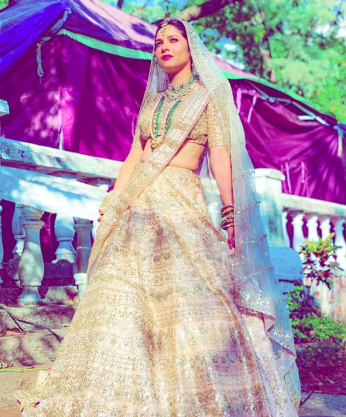 Ankita sizzles in golden