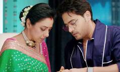 Anupama-Anuj Kapadia's Bedroom Romance Impresses MaAn Fans But They Want Passionate Chemistry Now - See Pics