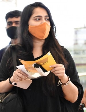 Gvzc6oqovj8tim Anushka sharma (pronounced əˈnʊʃka ˈʃərma; https www india com topic anushka shetty