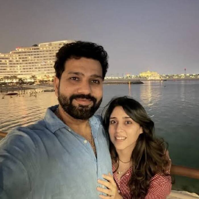 Apatment is located in Ahuja Towers