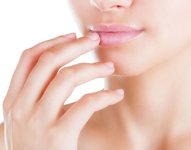 Here are essential tips to prevent your lips from sun tan