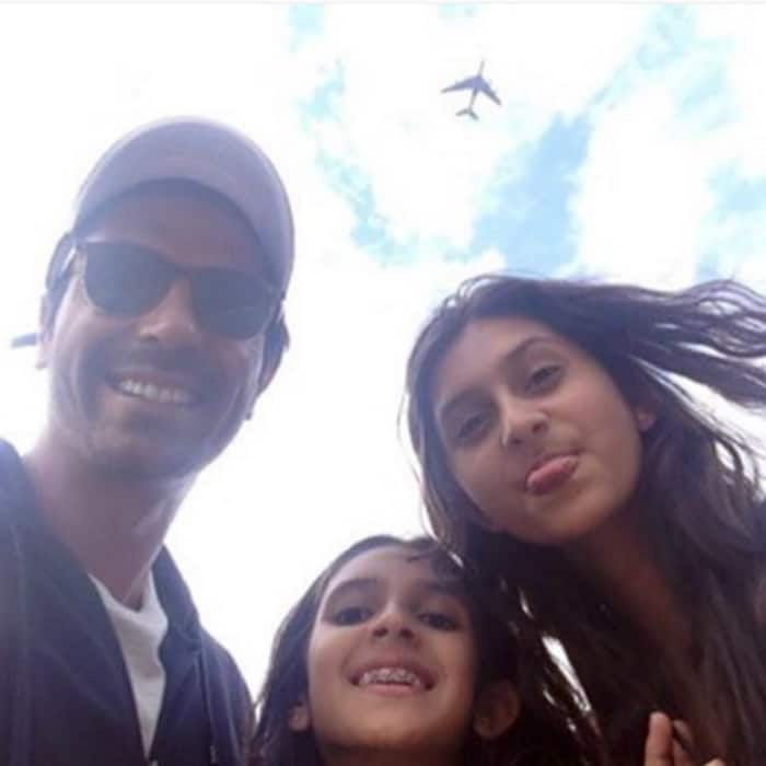 Arjun Rampal shares a cute picture with his daughters