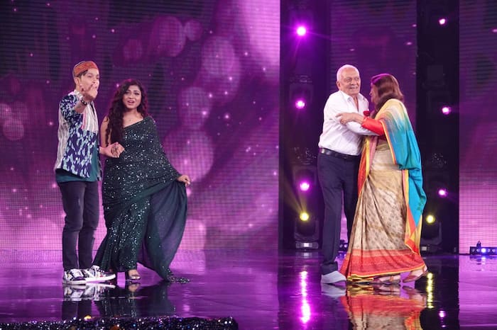 Arunita Kanjilal and Pawandeep Rajan groove to  Chhod Do Aanchal   