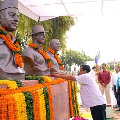 Chief Minister Arvind Kejriwal pays tribute to Shaheed Bhagat Singh on his birth anniversary