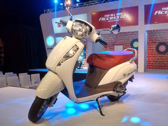 As far as the dimensions are concerned the Suzuki Access 125 special edition comes with a length of 1 780mm width of 650mm and height of 1125mm along with a wheelbase of 1250mm and 160mm of ground clearance As far as the dimensions are concerned the Suzuki Access 125 special edition comes with a length of 1 780mm width of 650mm and height of 1125mm along with a wheelbase of 1250mm and 160mm of ground clearance
