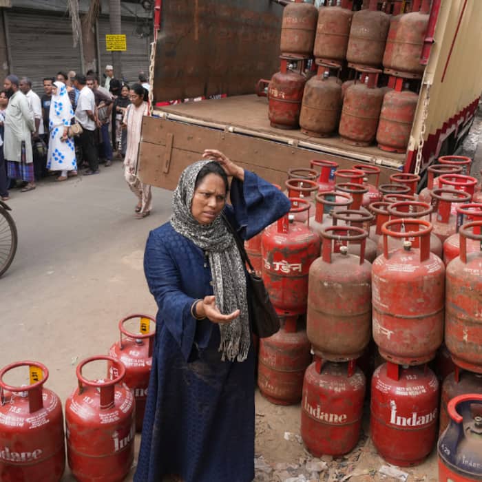 As of April 1  2025  the three public sector oil marketing companies served about 32 97 crore active domestic LPG customers 