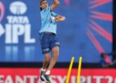 Meet Rushma, wife of star India cricketer, they met outside Team India hotel, she works as..., his name is...