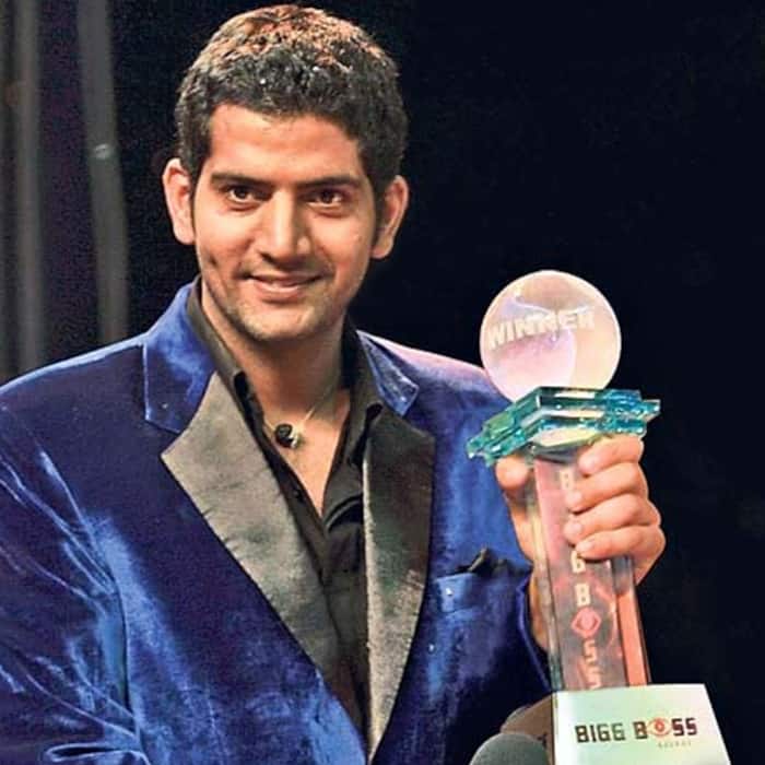 Ashutosh Kaushik as winner of Bigg Boss Season 2